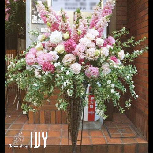 【花事例028】佐々木悠様 新宿サンモールシアター 出演祝いで届けたスタンド花