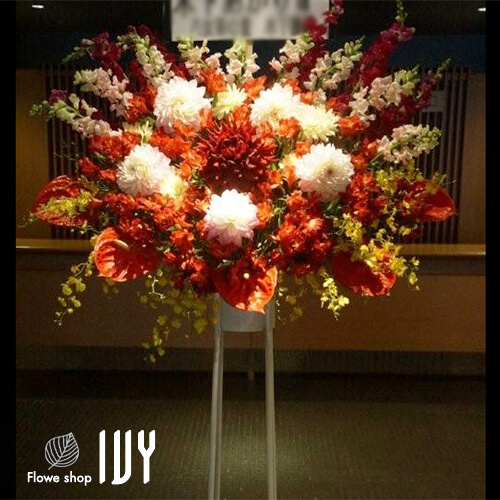 【花事例054】木下あかり様 東京新国立劇場 出演祝いで届けたスタンド花
