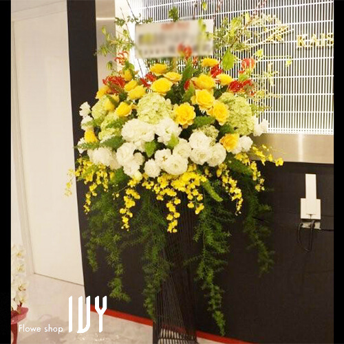 【花事例154】株式会社S様 新宿区百人町 移転祝いで届けたスタンド花
