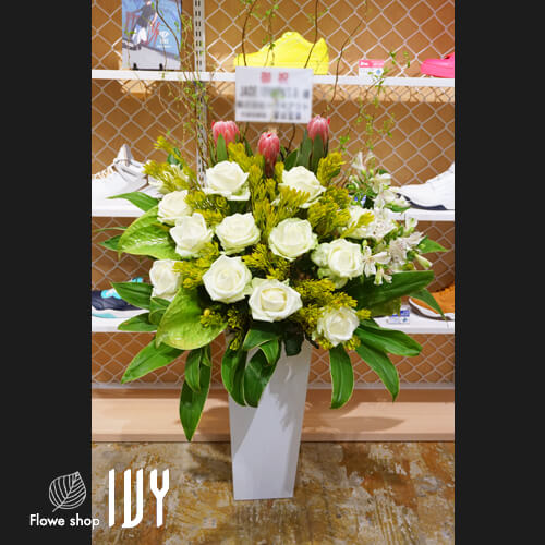 【花事例372】渋谷JADE Shop109Mens店様の開店祝いにお届けしたアレンジメント